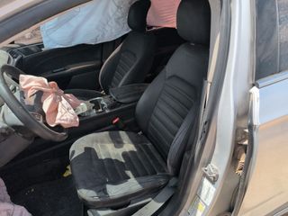 2015 Ford Fusion SE - Interior Front Seat Image